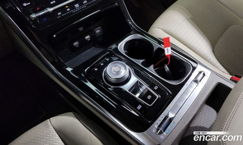 Kia Carnival 9-Seater Signature