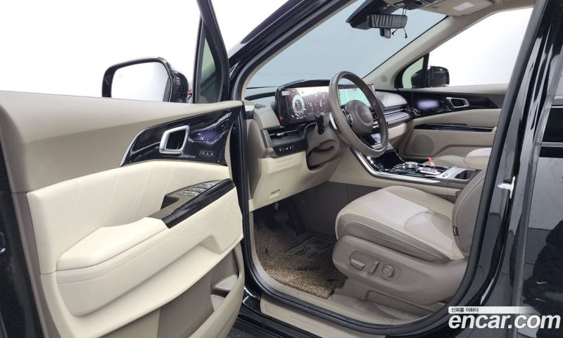 Kia Carnival 9-Seater Signature