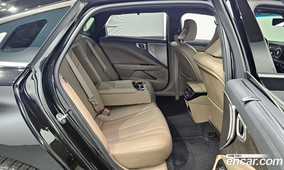 Kia K8 2.5 Gasoline 2WD
