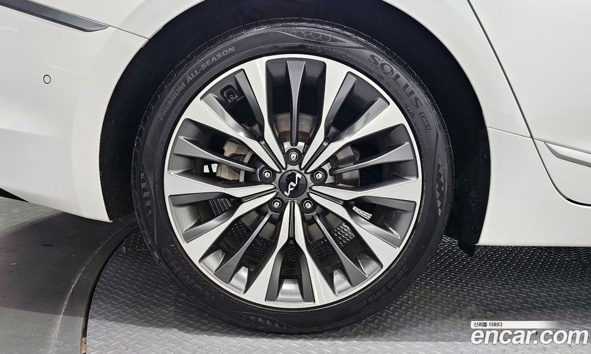 Kia K8 2.5 Gasoline 2WD