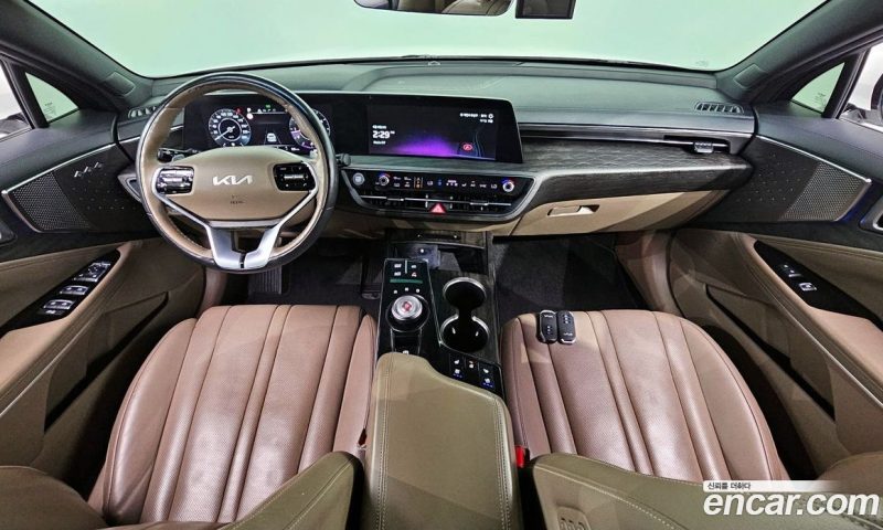 Kia K8 2.5 Gasoline 2WD