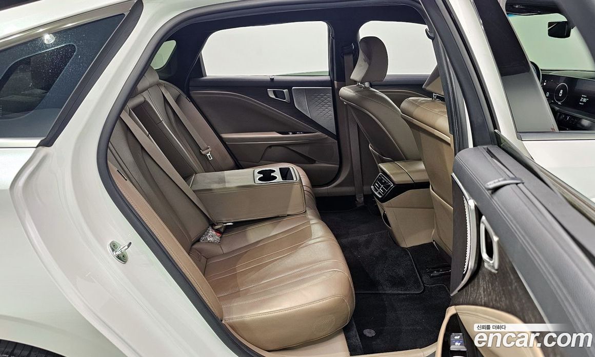 Kia K8 2.5 Gasoline 2WD