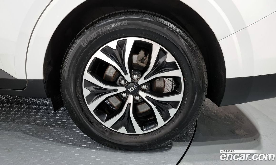Kia Carnival 9-Seater Prestige