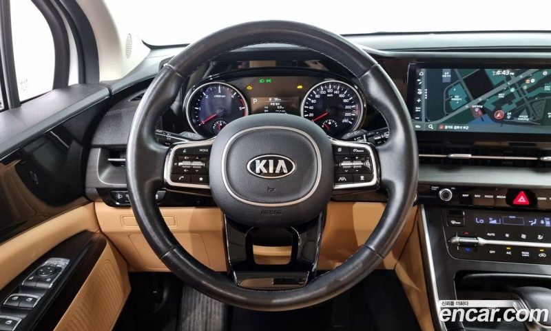 Kia Carnival 9-Seater Prestige