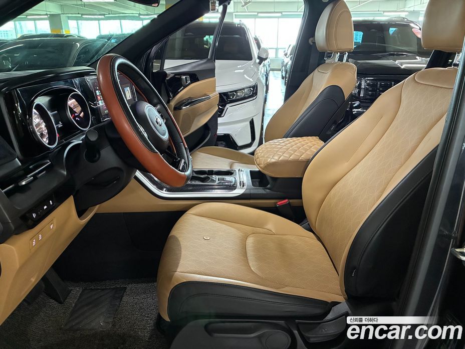Kia Carnival 9-Seater Prestige