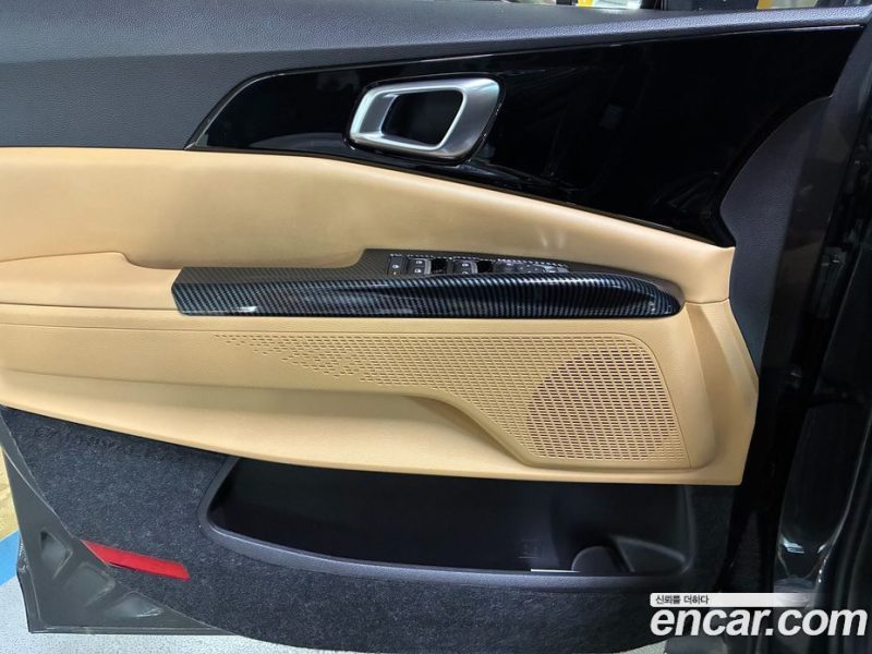 Kia Carnival 9-Seater Prestige
