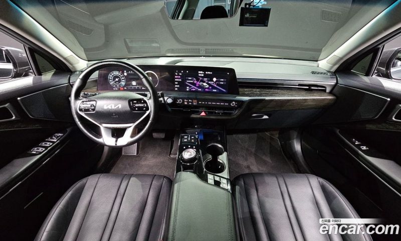 Kia K8 2.5 Gasoline 2WD