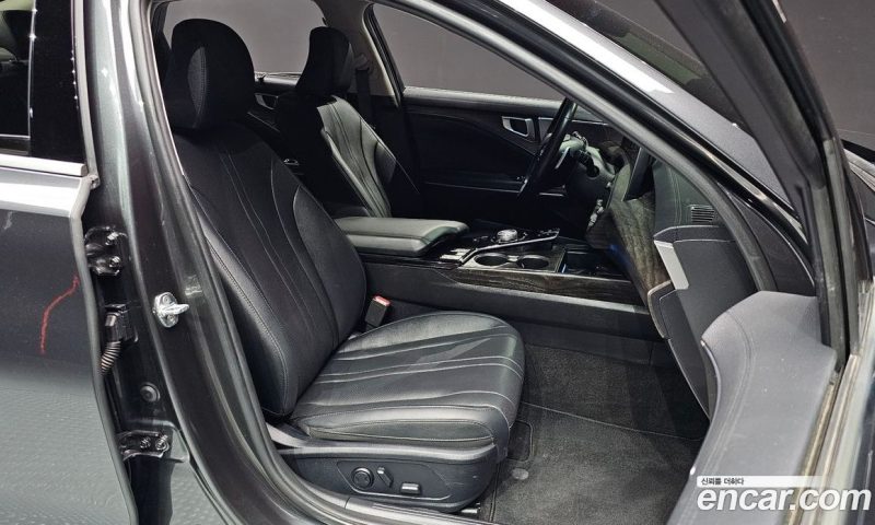 Kia K8 2.5 Gasoline 2WD