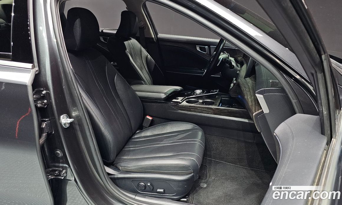 Kia K8 2.5 Gasoline 2WD
