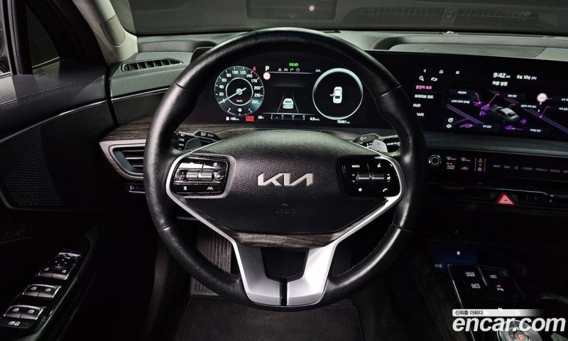 Kia K8 2.5 Gasoline 2WD