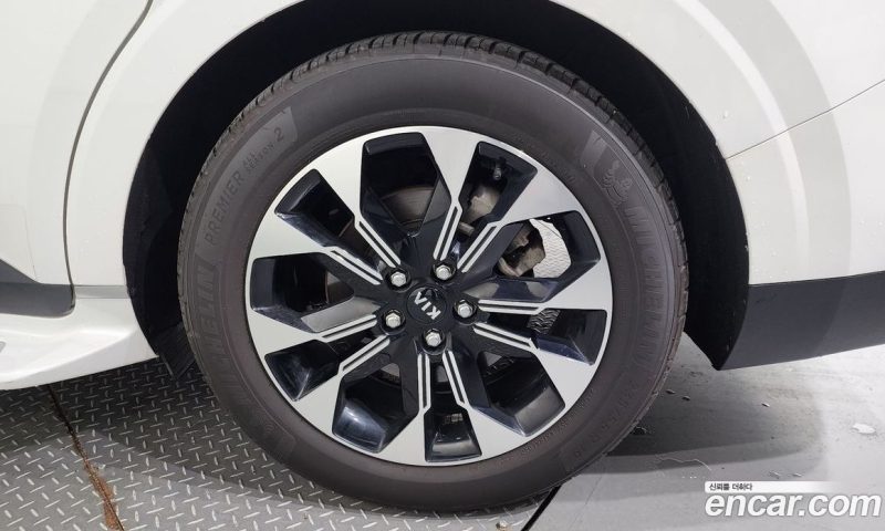 Kia Carnival 9-Seater Signature