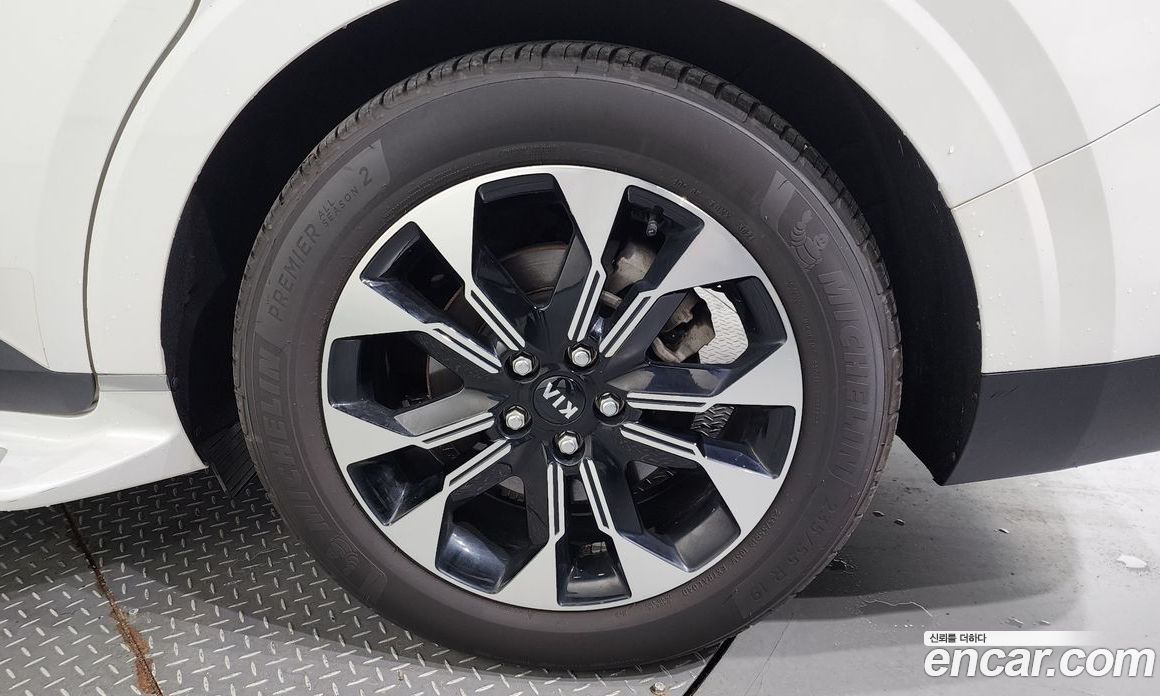 Kia Carnival 9-Seater Signature