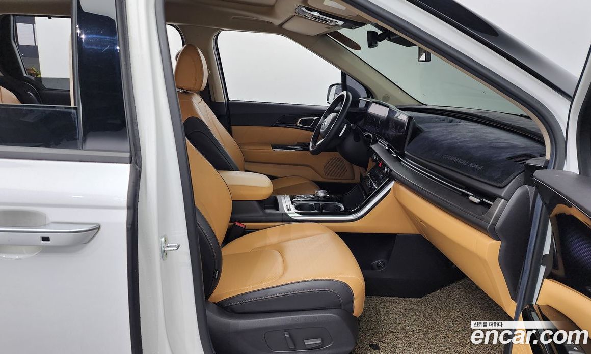 Kia Carnival 9-Seater Signature