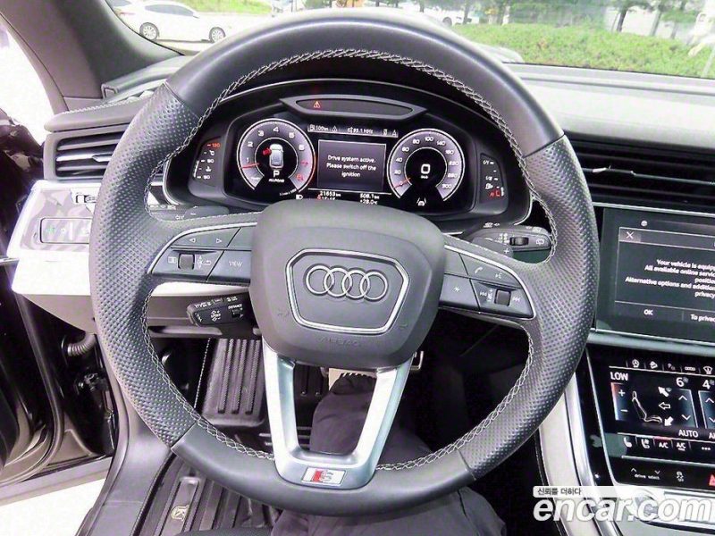 Audi Q8 55 TFSI Quattro Premium