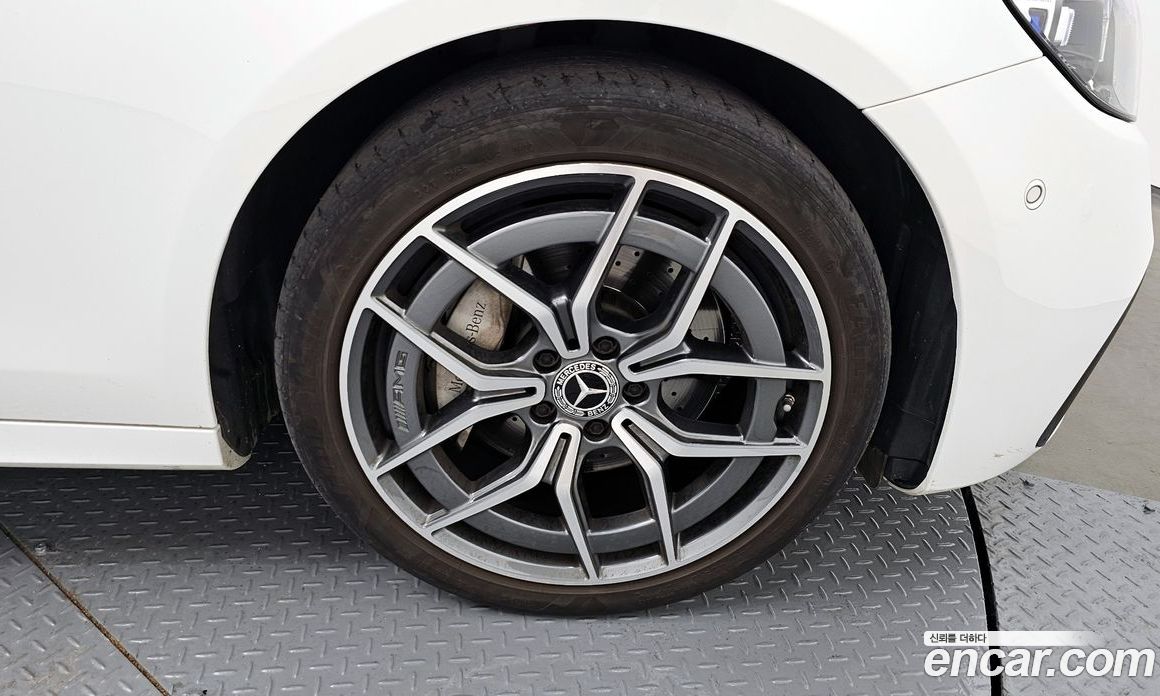 Mercedes Benz E-Class E220d 4MATIC AMG Line