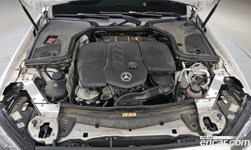 Mercedes Benz E-Class E220d 4MATIC AMG Line