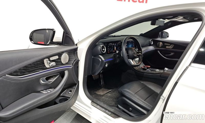 Mercedes Benz E-Class E220d 4MATIC AMG Line