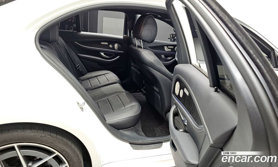 Mercedes Benz E-Class E220d 4MATIC AMG Line