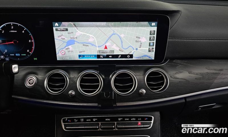 Mercedes Benz E-Class E220d 4MATIC AMG Line
