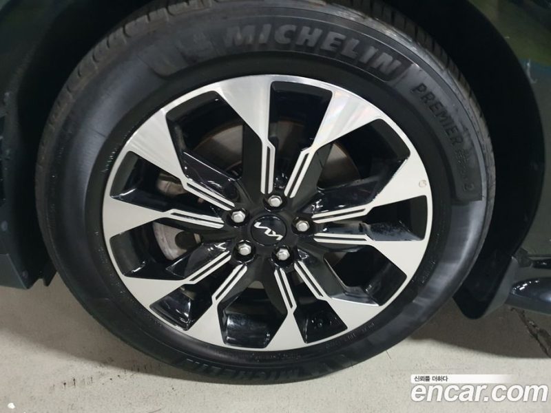 Kia Carnival 9-Seater Signature