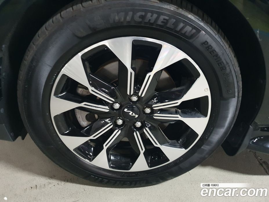 Kia Carnival 9-Seater Signature