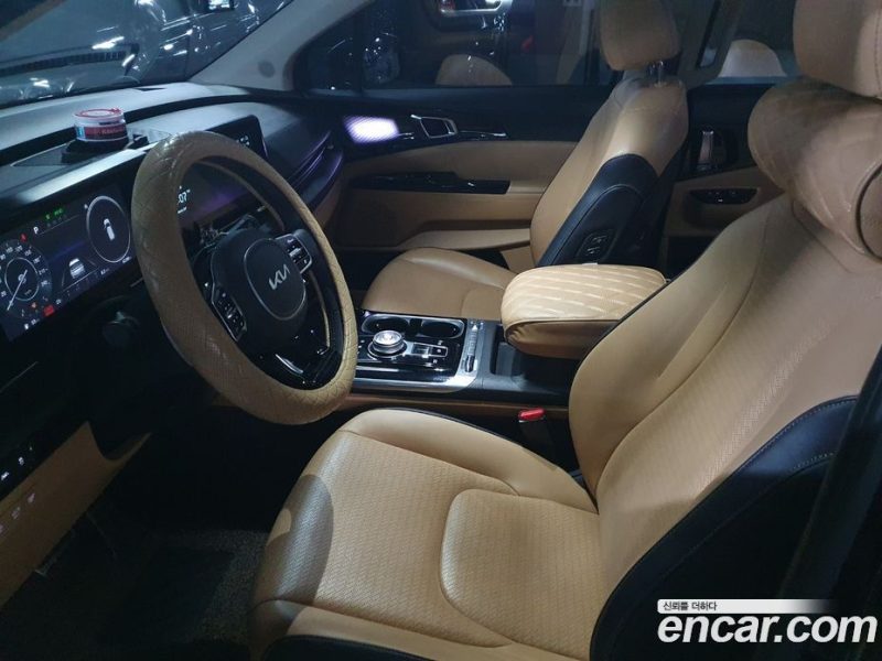 Kia Carnival 9-Seater Signature