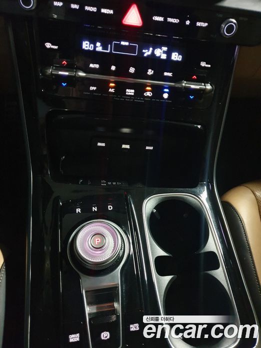 Kia Carnival 9-Seater Signature