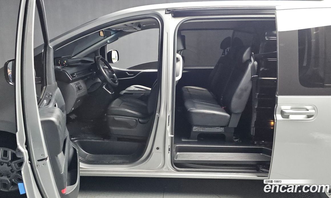 Hyundai Staria Cargo 5-Seater