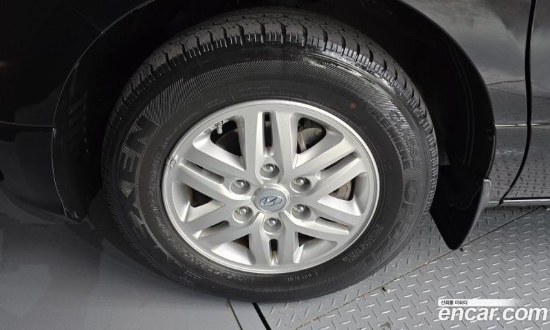 Hyundai Starex Van 3-Seater