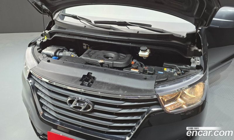 Hyundai Starex Van 3-Seater