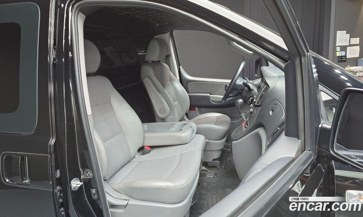 Hyundai Starex Van 3-Seater