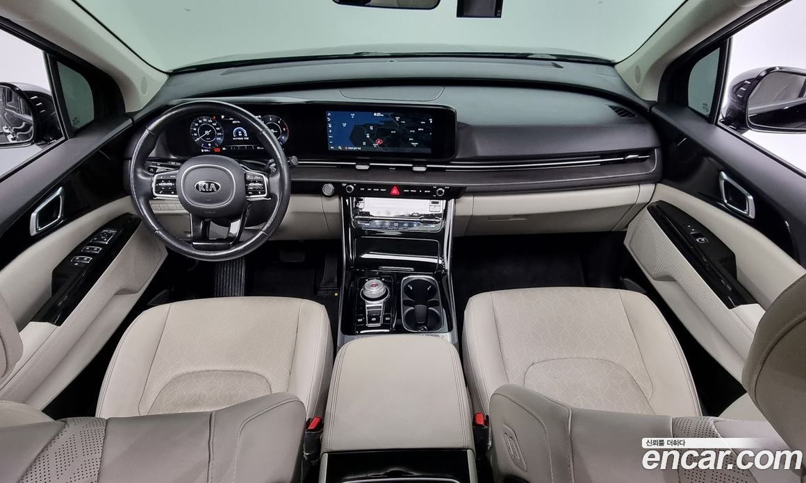 Kia Carnival 9-Seater Noblesse