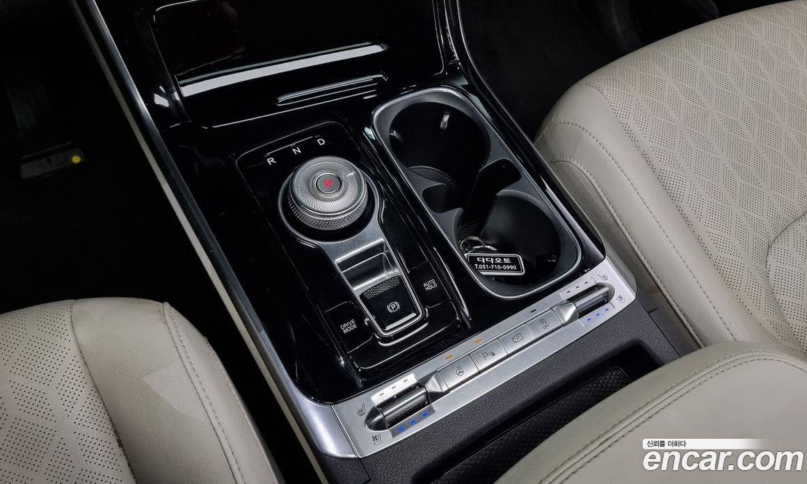 Kia Carnival 9-Seater Noblesse