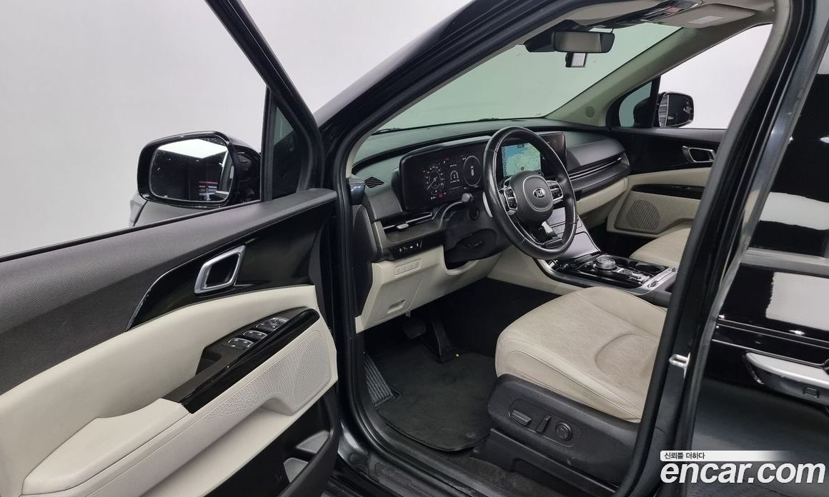 Kia Carnival 9-Seater Noblesse