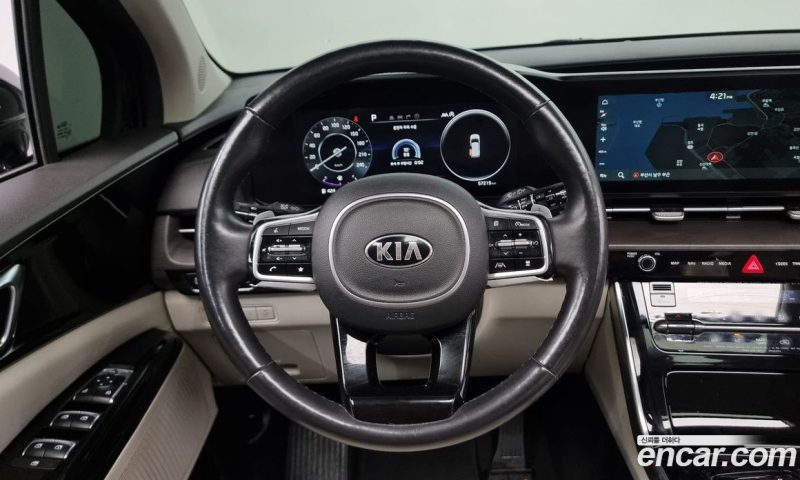Kia Carnival 9-Seater Noblesse