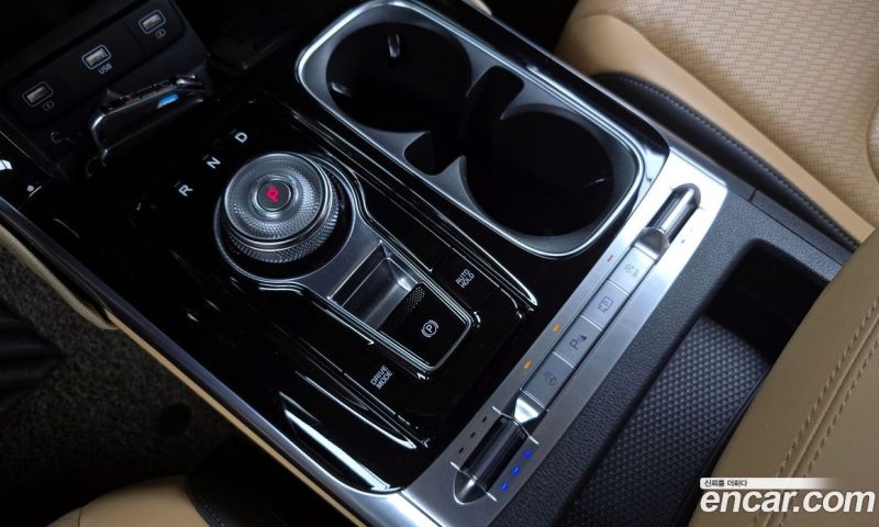 Kia Carnival 9-Seater Signature