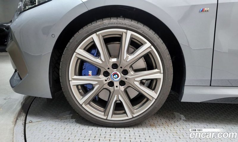 BMW 2-Series M235i xDrive