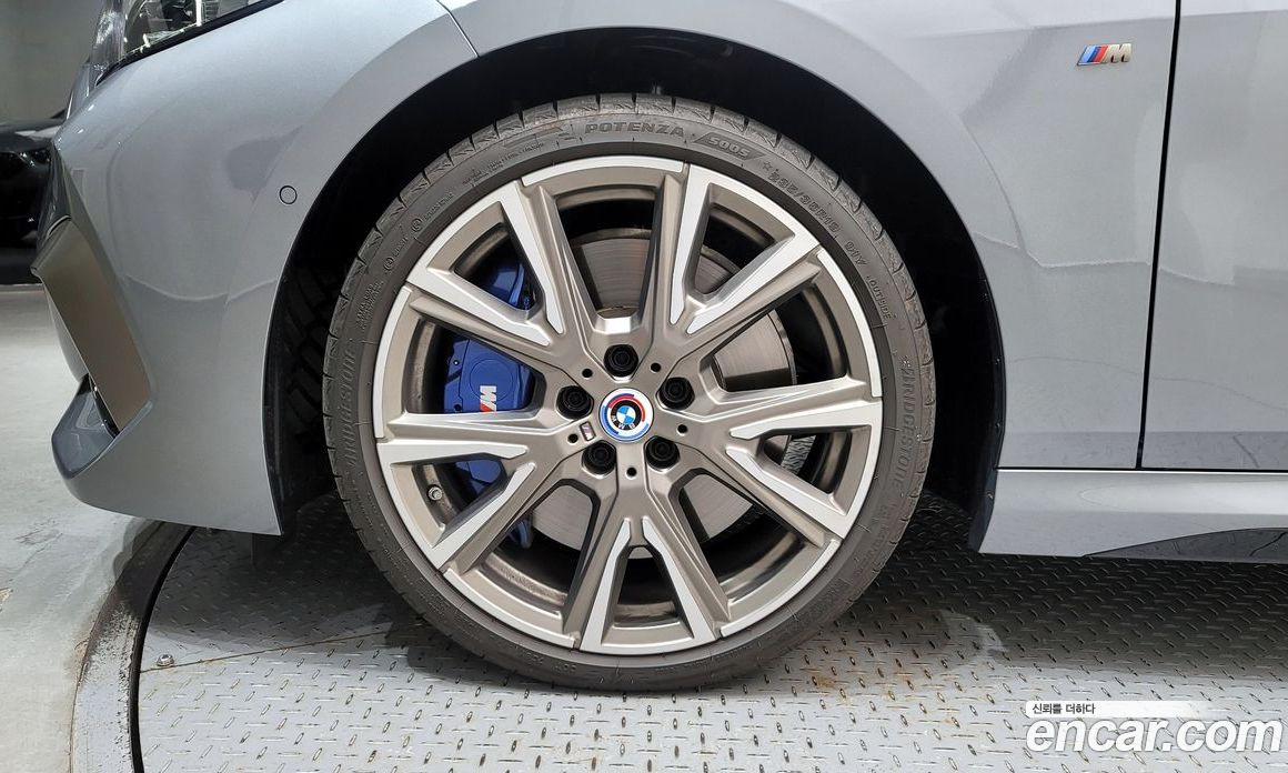 BMW 2-Series M235i xDrive