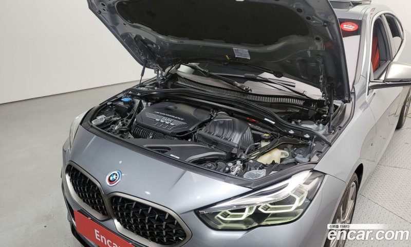 BMW 2-Series M235i xDrive