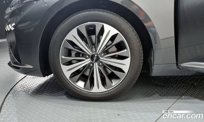 Kia K8 2.5 Gasoline 2WD
