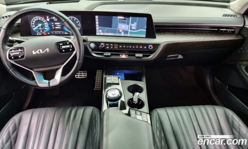 Kia K8 2.5 Gasoline 2WD