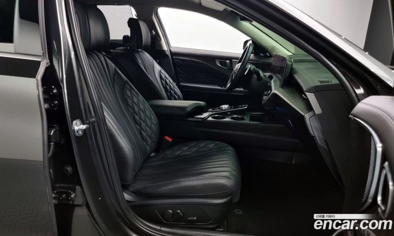 Kia K8 2.5 Gasoline 2WD