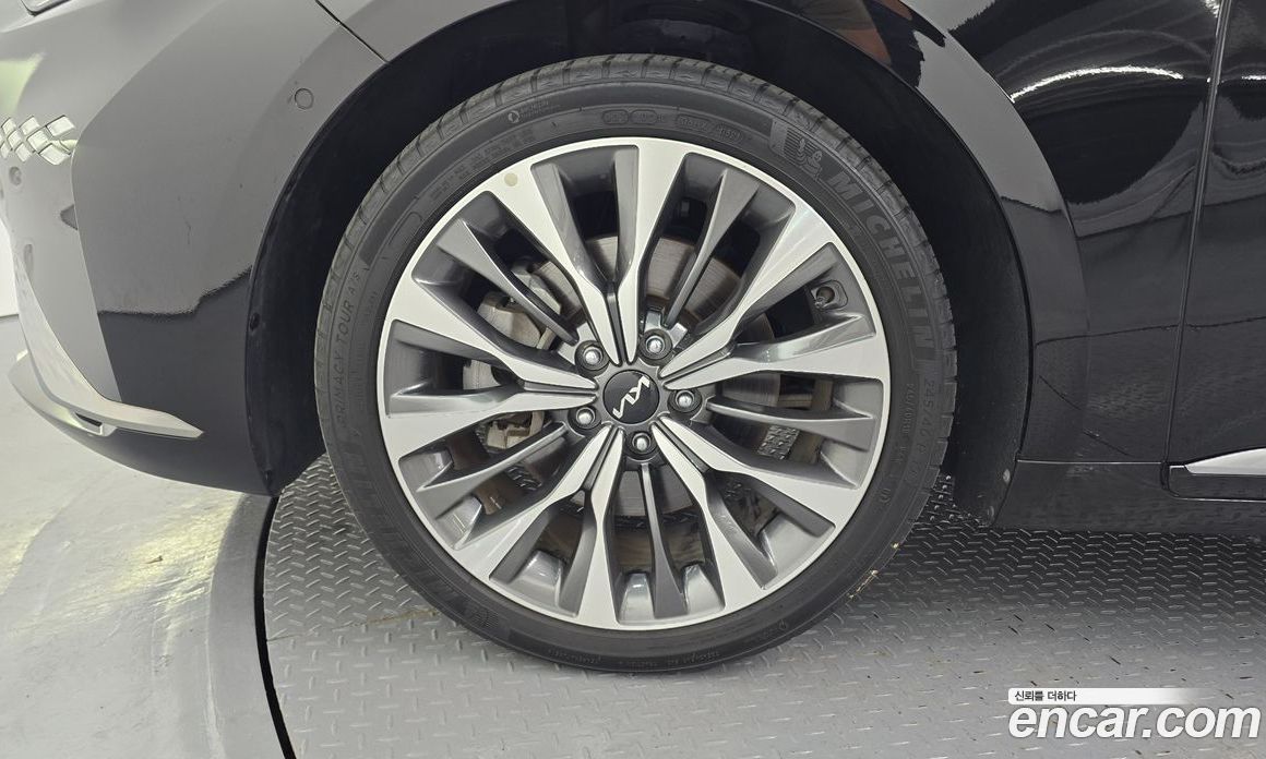 Kia K8 2.5 Gasoline 2WD