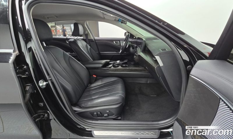 Kia K8 2.5 Gasoline 2WD