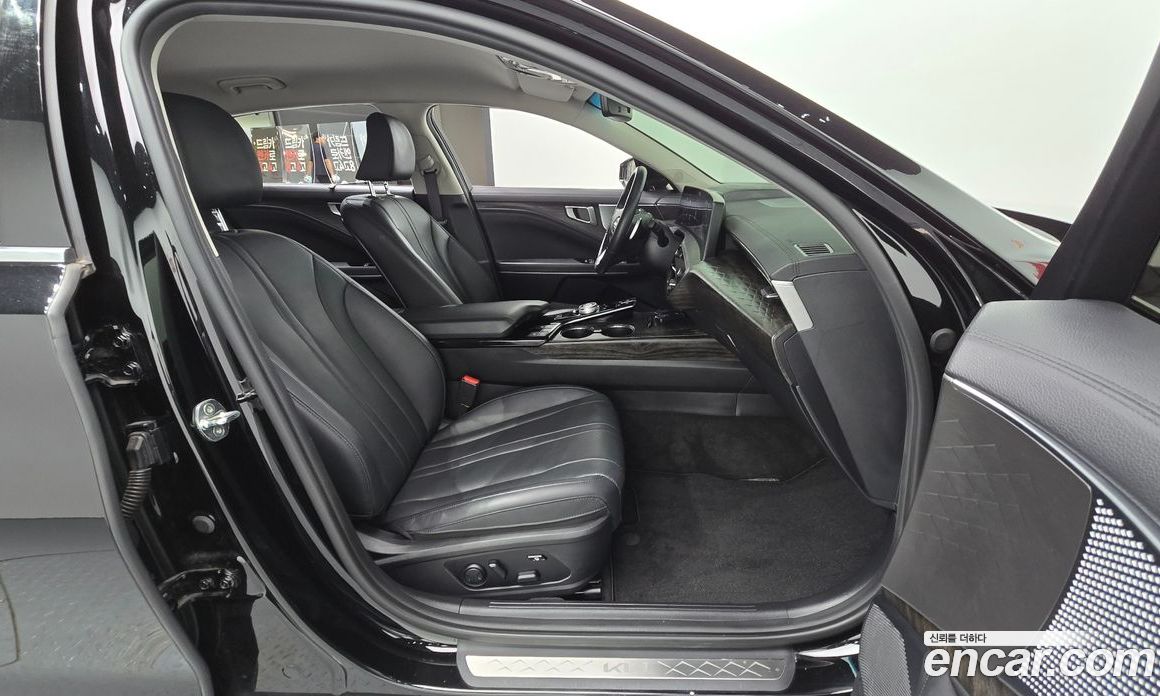 Kia K8 2.5 Gasoline 2WD