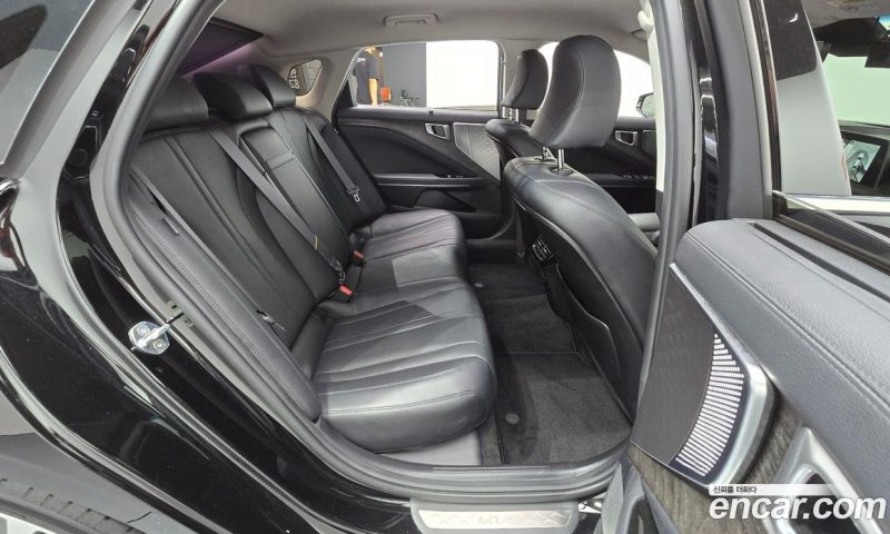 Kia K8 2.5 Gasoline 2WD
