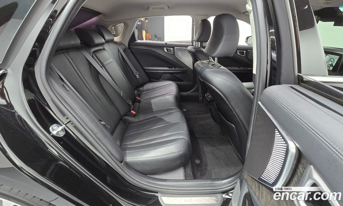 Kia K8 2.5 Gasoline 2WD