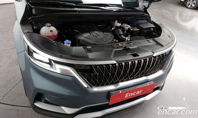 Kia Carnival 9-Seater Prestige