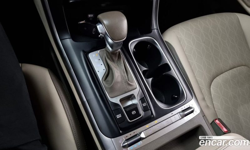 Kia Carnival 9-Seater Prestige