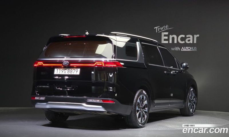Kia Carnival 9-Seater Signature